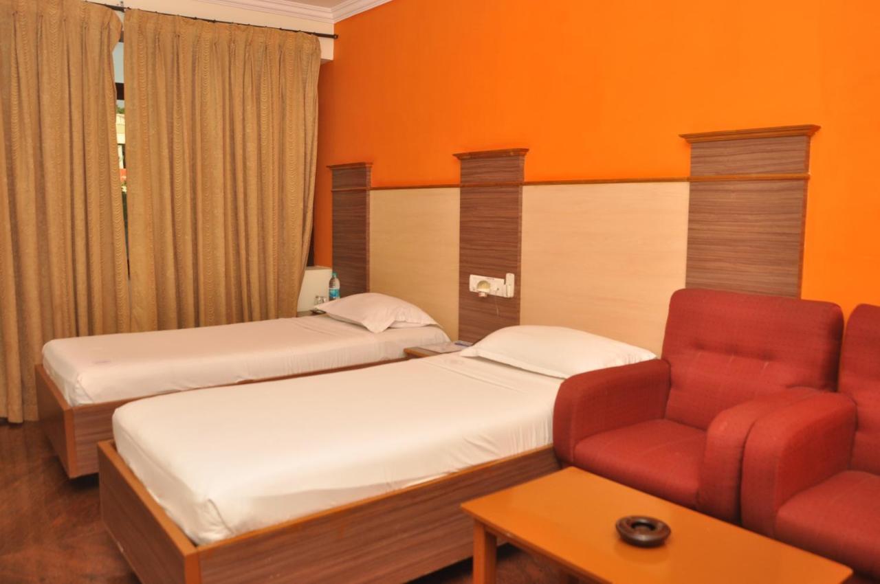 Hotel Pams Mayiladuthurai Exterior foto