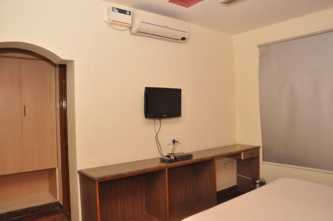 Hotel Pams Mayiladuthurai Exterior foto
