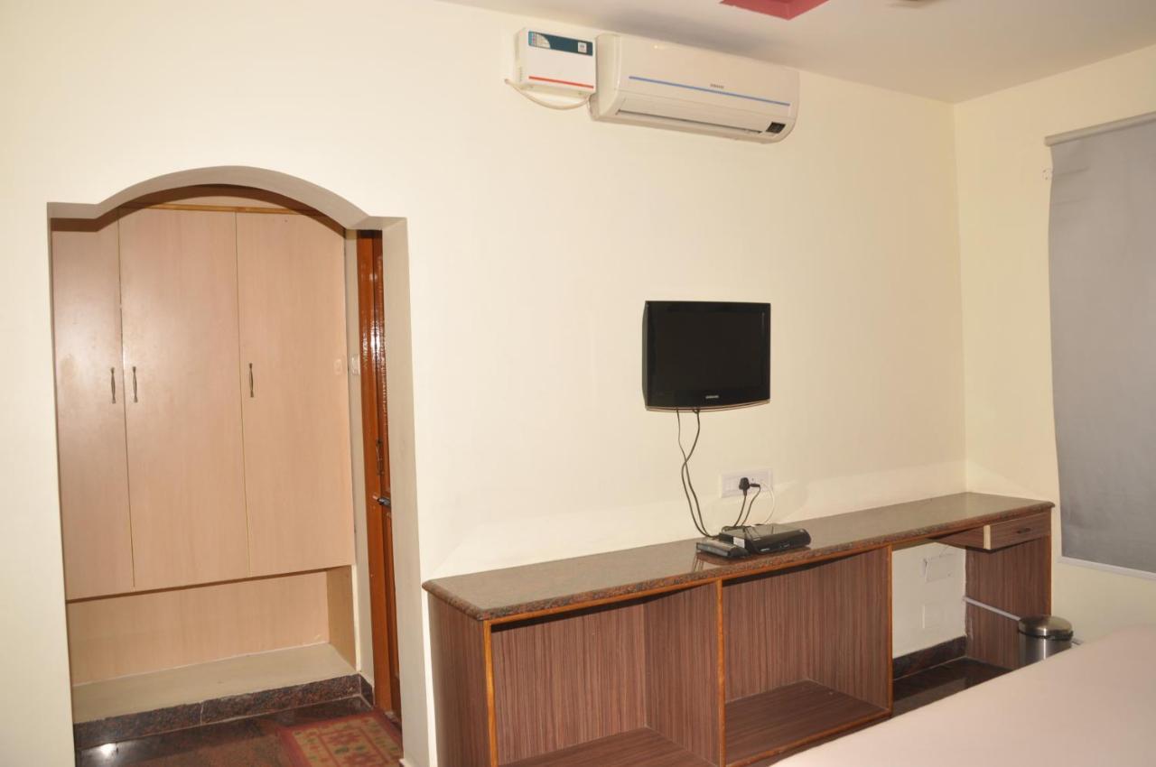 Hotel Pams Mayiladuthurai Exterior foto
