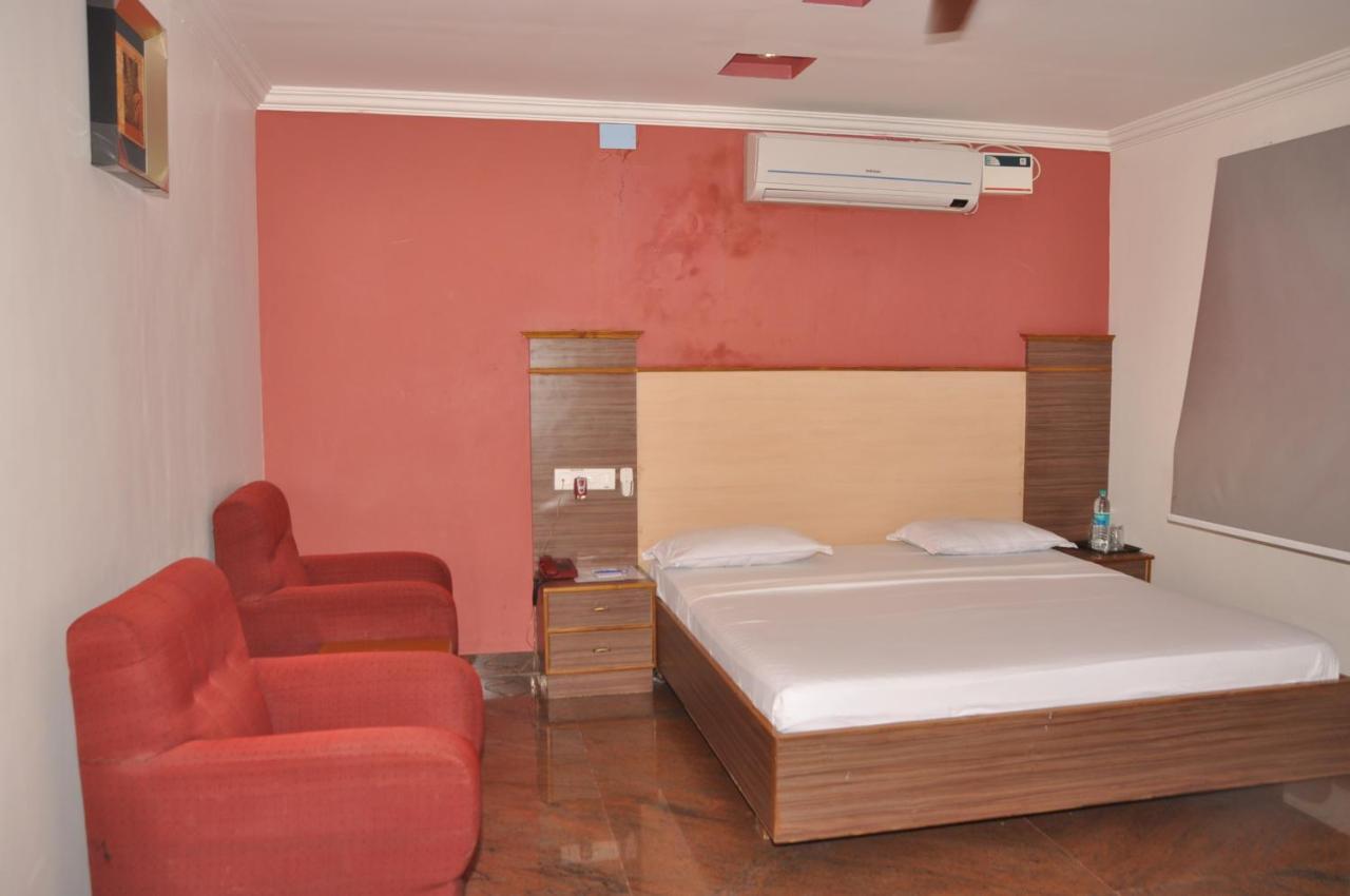 Hotel Pams Mayiladuthurai Exterior foto