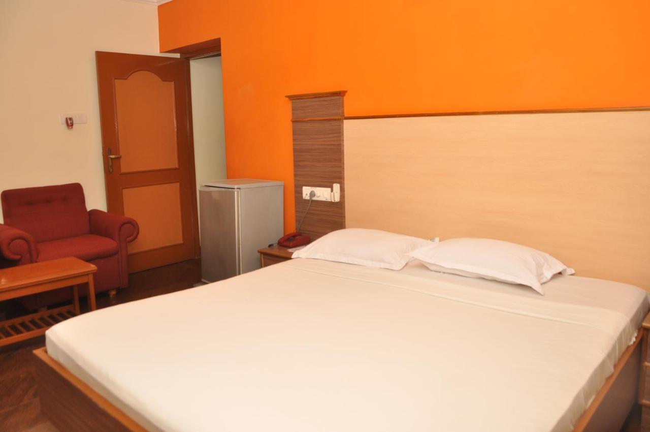 Hotel Pams Mayiladuthurai Exterior foto